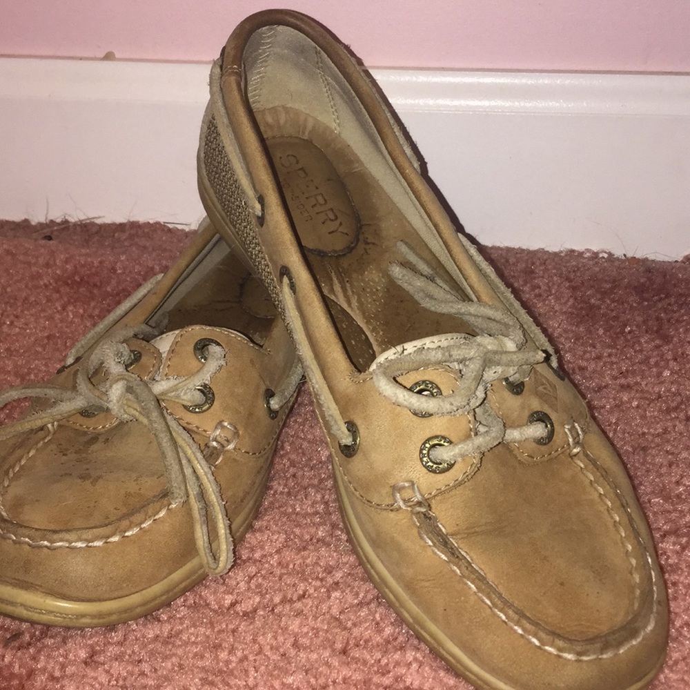 tan size 6 sperrys